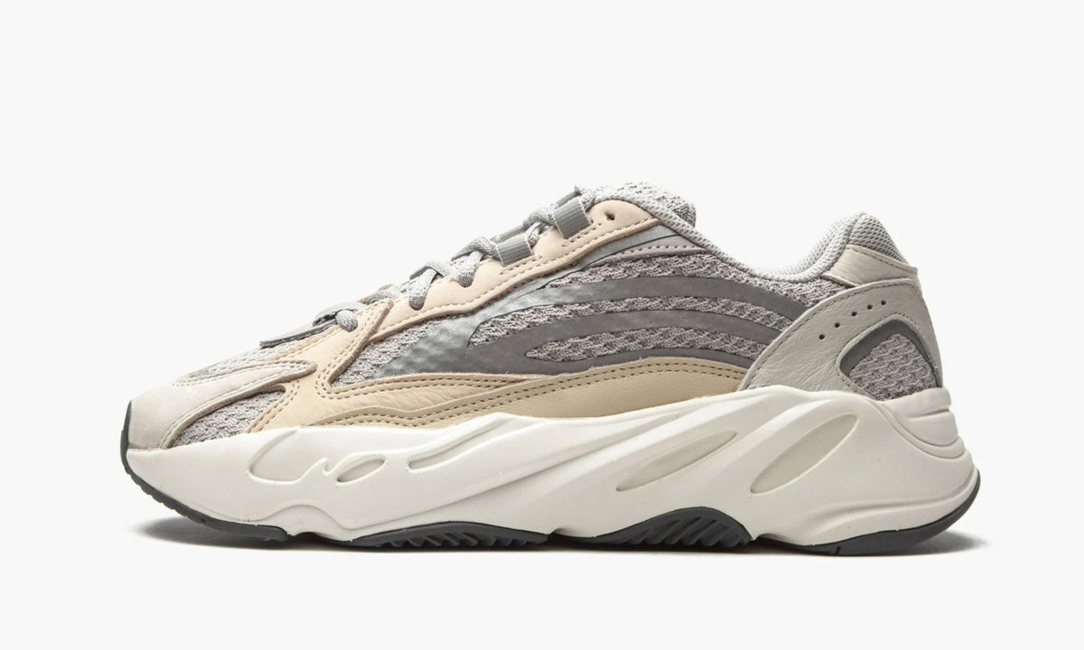 Yeezy 700 v2 hot sale static buy