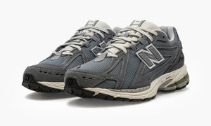 New Balance 1906R "Titanium" - M1906RV | Arcastore