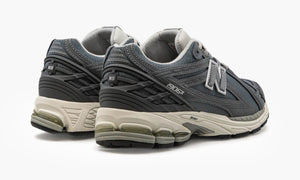 New Balance 1906R "Titanium" - M1906RV | Arcastore