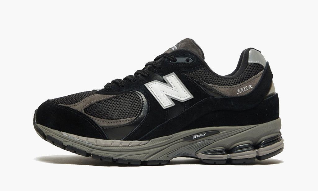 New Balance 2002R "Black Dark Grey White" - M2002RR1 | Arcastore