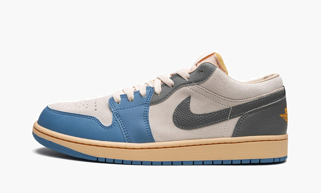 Air Jordan 1 Low "Vintage UNC Grey" - DZ5376 469 | Arcastore