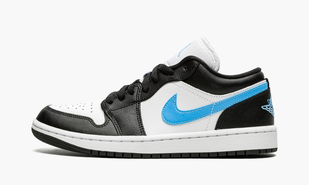 Air Jordan 1 Low WMNS "Black / University Blue" - DC0774 041 | Arcastore