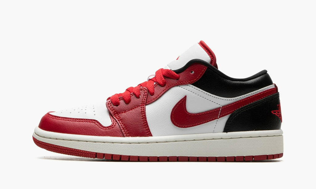 Air Jordan 1 Low WMNS "Reverse Black Toe" - DC0774 160 | Arcastore