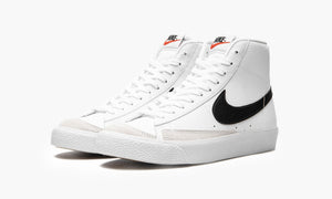 Blazer Mid 77 WMNS "White Black" - CZ1055 100 | Arcastore