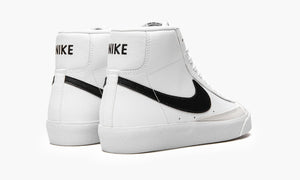Blazer Mid 77 WMNS "White Black" - CZ1055 100 | Arcastore