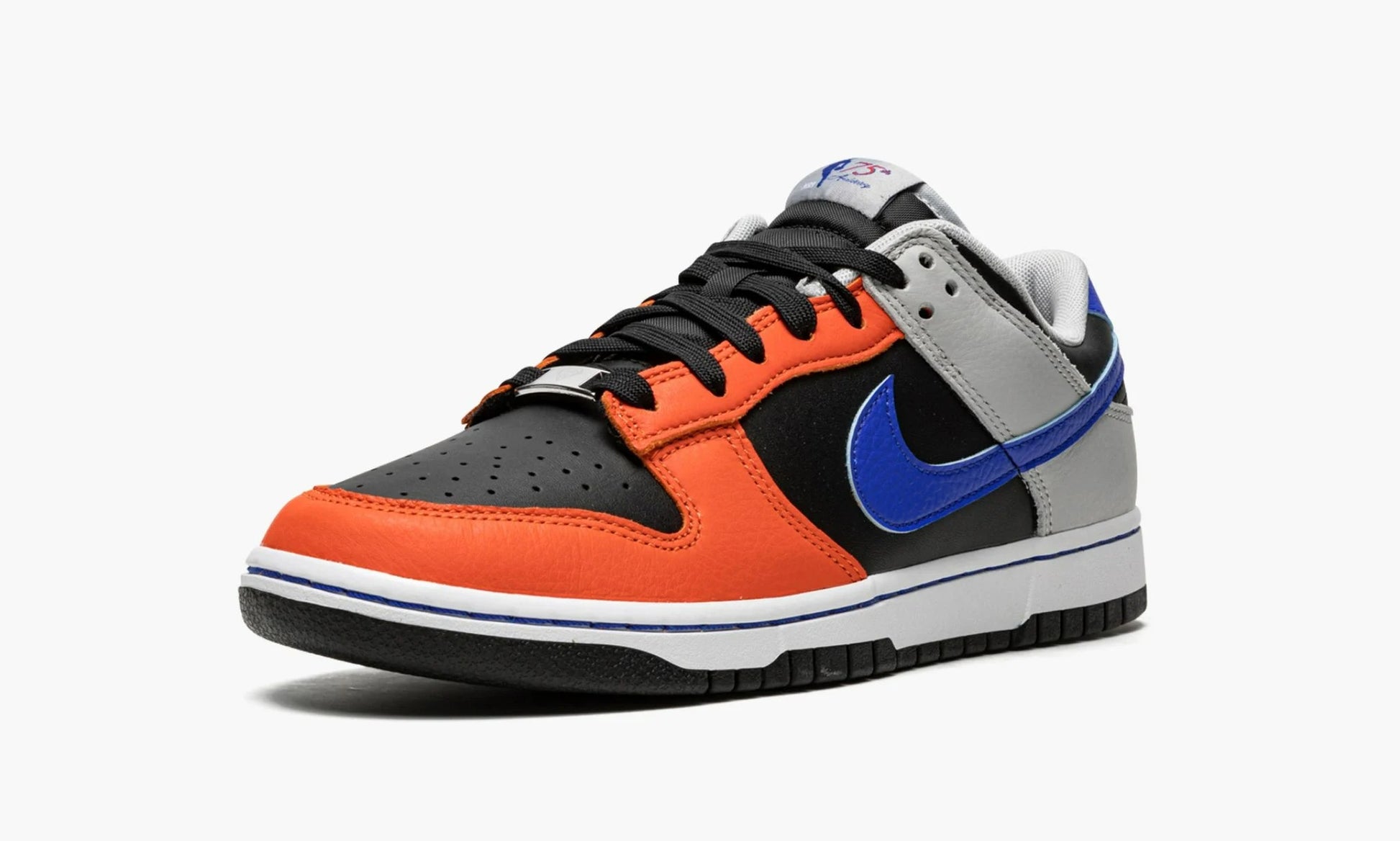 Dunk Low EMB "NBA 75th Anniversary - New York Knicks" - DD3363 002 | Arcastore