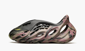 Yeezy Foam RNNR MX "Carbon" - IG9562 | Arcastore