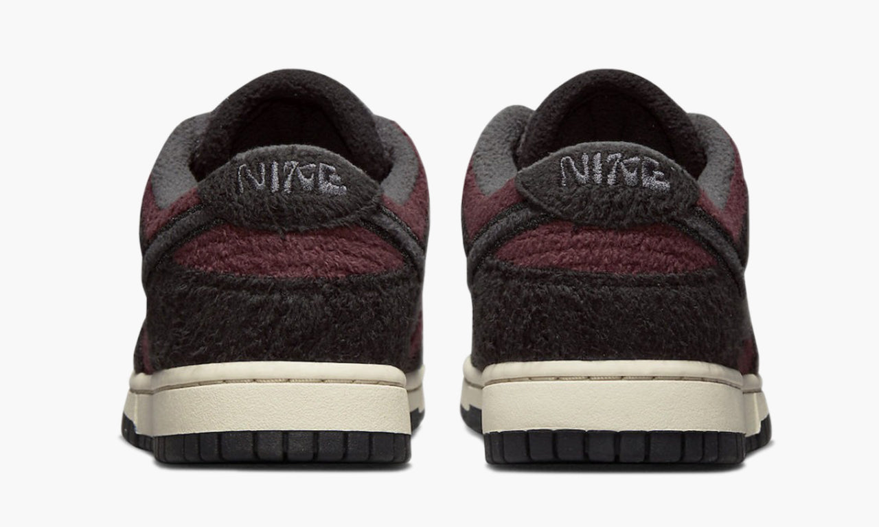Nike Dunk Low SE WMNS "Fleece Pack Burgundy Crush" - DQ7579 600 | Grailshop