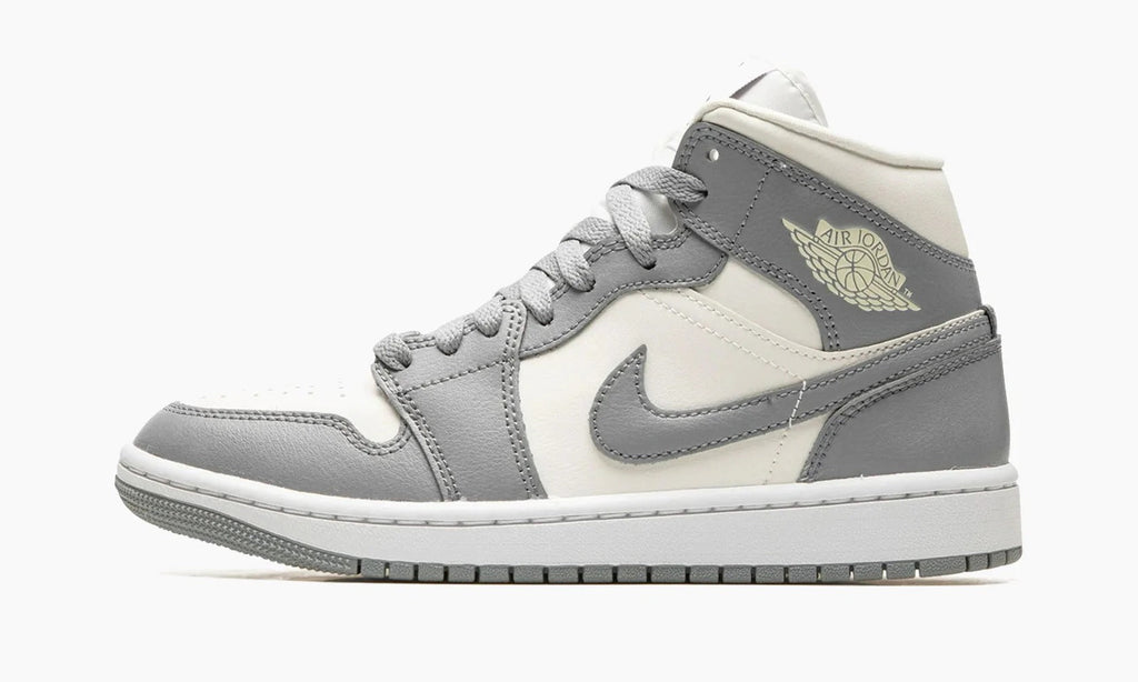 Nike Air Jordan 1 Mid WMNS "Stealth" - BQ6472 115 | Grailshop
